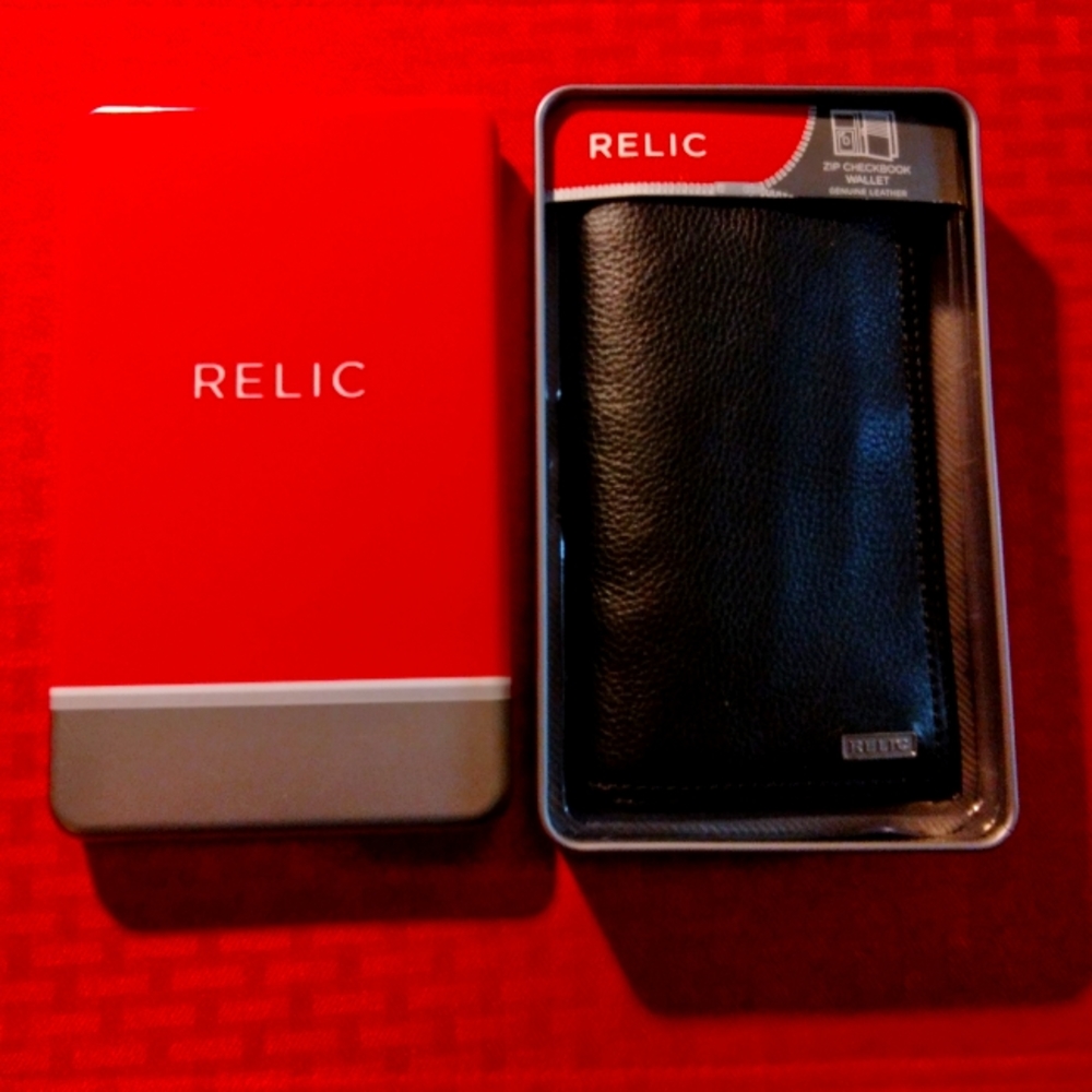 Relic Leather Traveler Wallet - New